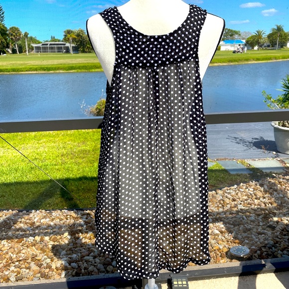 GB Gianni Bini woman’s polka dot top - SZ M. C-HC - Picture 3 of 5